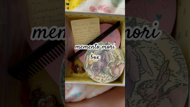 Memento mori box #mementomori #mementos #mori #curiosities #oddities #vintage #feathers