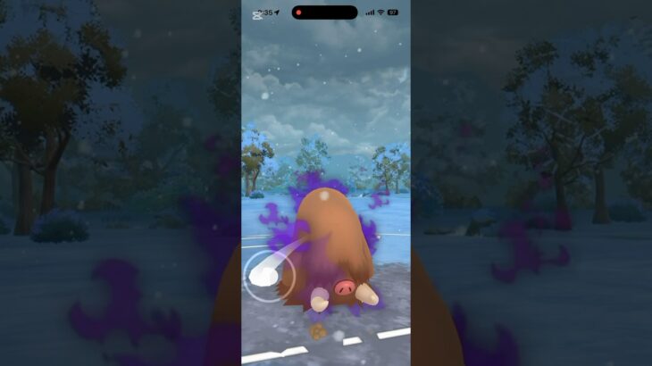 珍しくポケモンGOで雪天候になったので対戦してみました。カッコイイ！ #ポケモンgo #goバトルリーグ #イノムー
